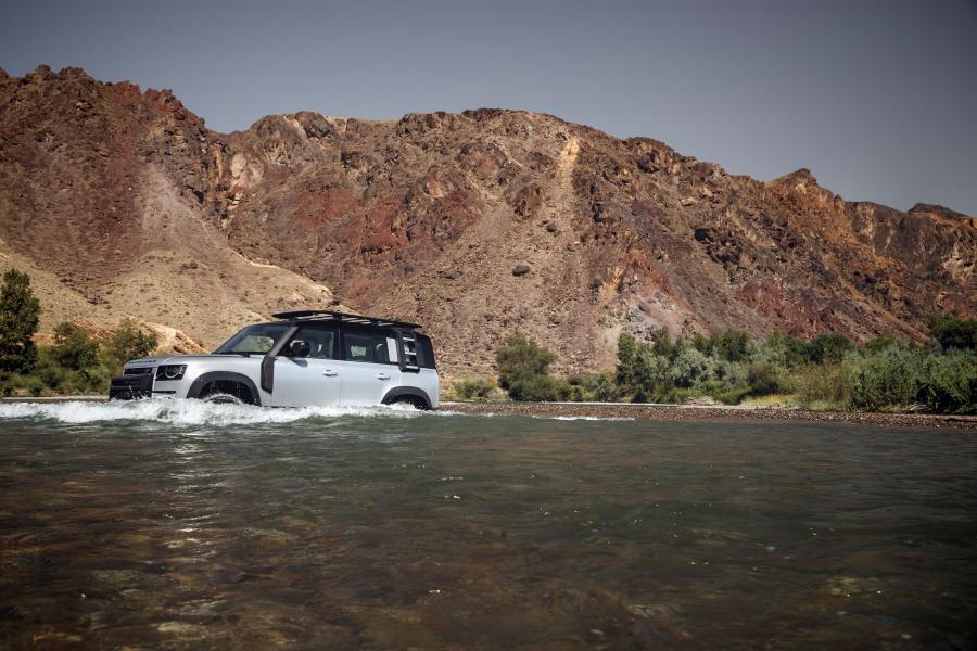  Land Rover Defender 110 Explorer Pack First Edition 2020 года  (WW) (фото 30 из 57)
